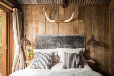 Rustik Yatak Odaları: Onları Tasarlamak İçin Rehber ve İlham