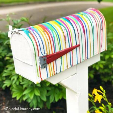 Ohromující duhová barva nalijte poštovní schránku