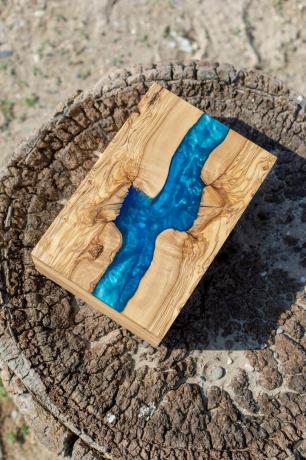 Wenn Sie Flüsse mögen, dann ist dies eine der besten einzigartigen Holz-Geschenkbox-Ideen für Sie