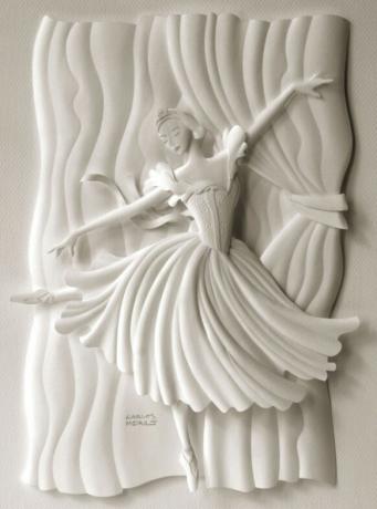 Скульптура белой феи